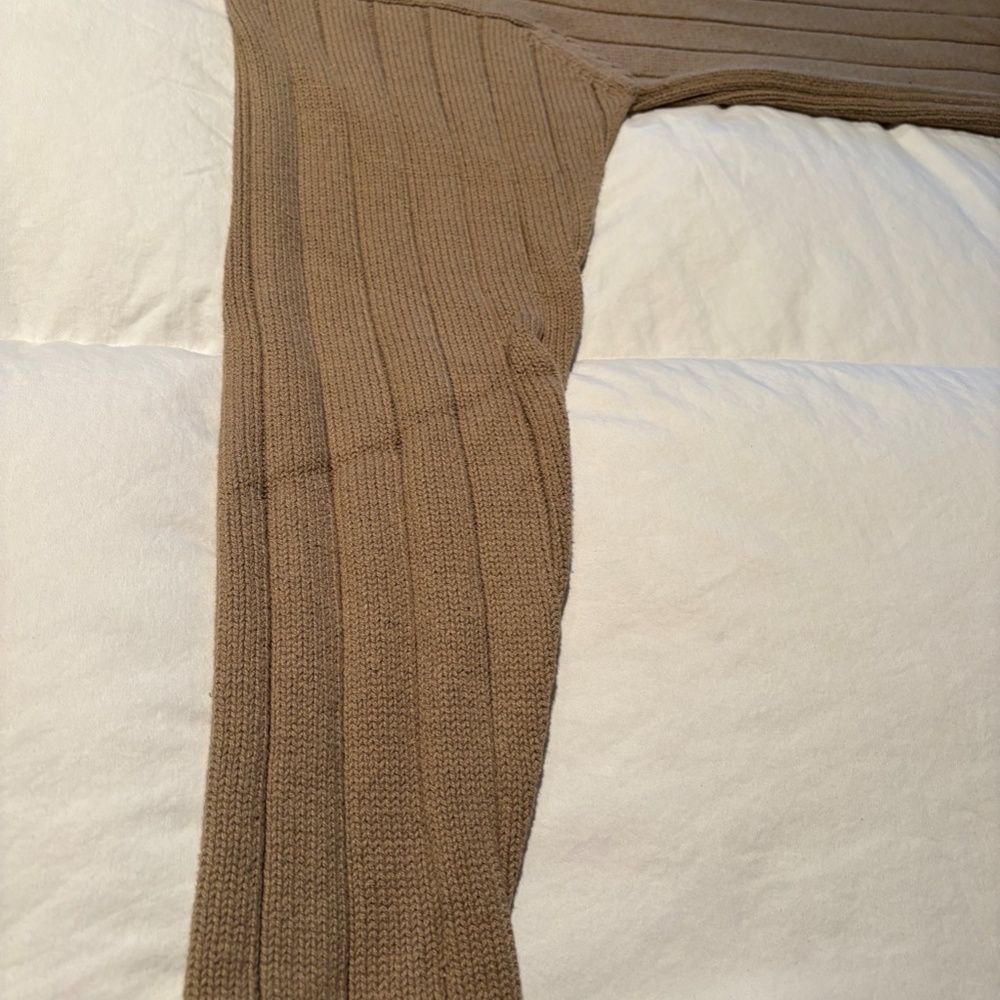 Sweater - Picture 7 of 7